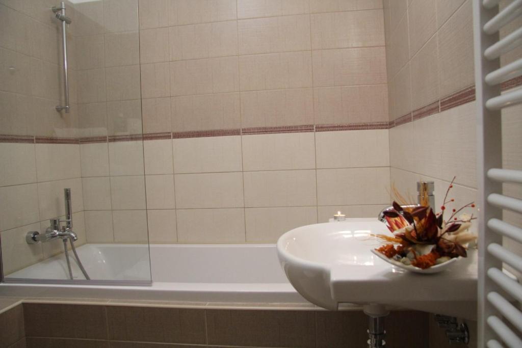 Ubytovaci Hostinec Na Skalach Budislav  Exterior foto